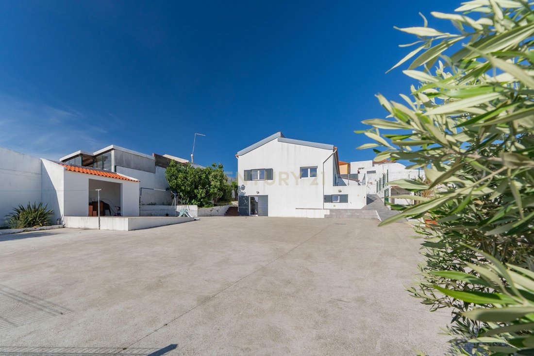 Villa in Almargem do Bispo, Lisbon, Portugal 1 - 18076622