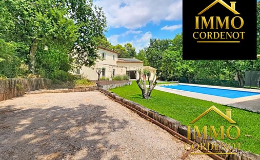 Villa in Neoules, Provence-Alpes-Côte d'Azur, France 1
