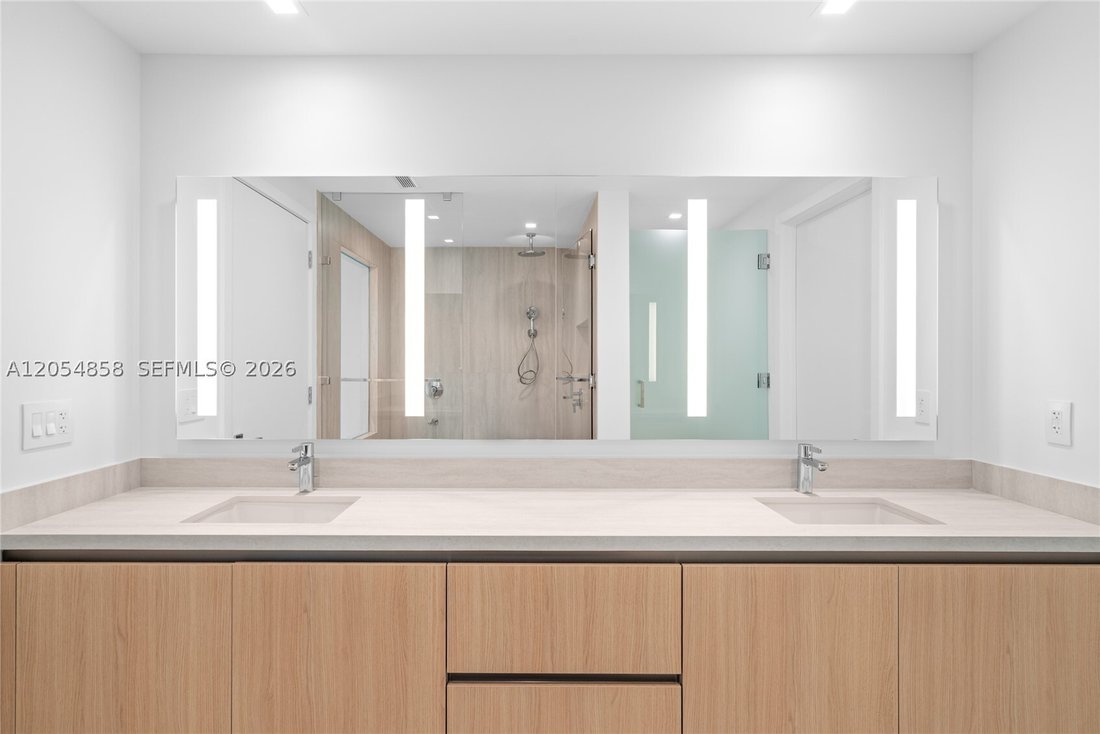 Condo in North Miami Beach, Florida, United States 4 - 18503150