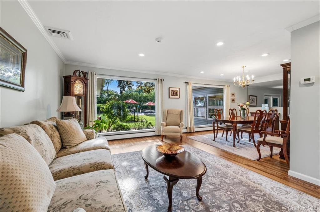 House in Smithtown, New York, United States 4 - 18500389