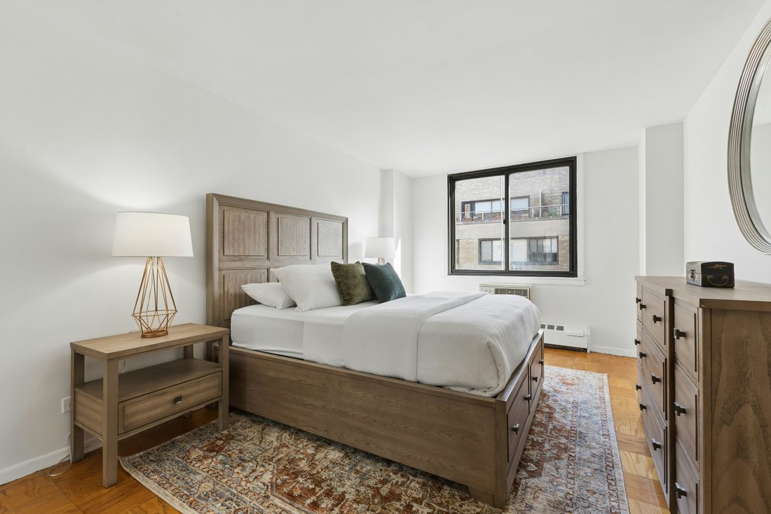 Co Op in New York, New York, United States 4 - 18490892
