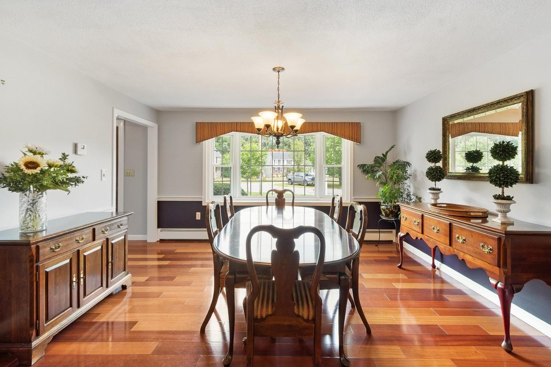 House in Tewksbury, Massachusetts, United States 4 - 18498859