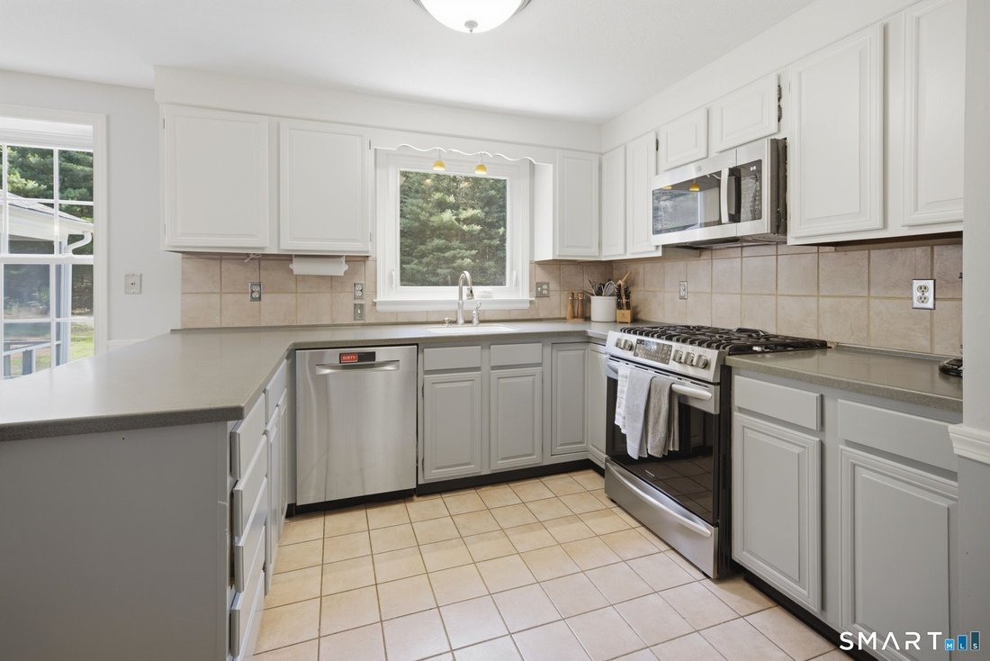 Casa a Granby, Connecticut, Stati Uniti 4 - 18503898