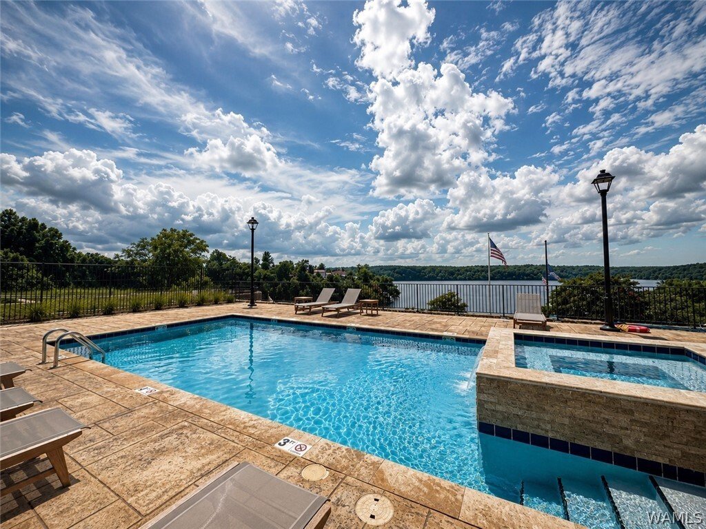 Condo in Tuscaloosa, Alabama, United States 2 - 18483374