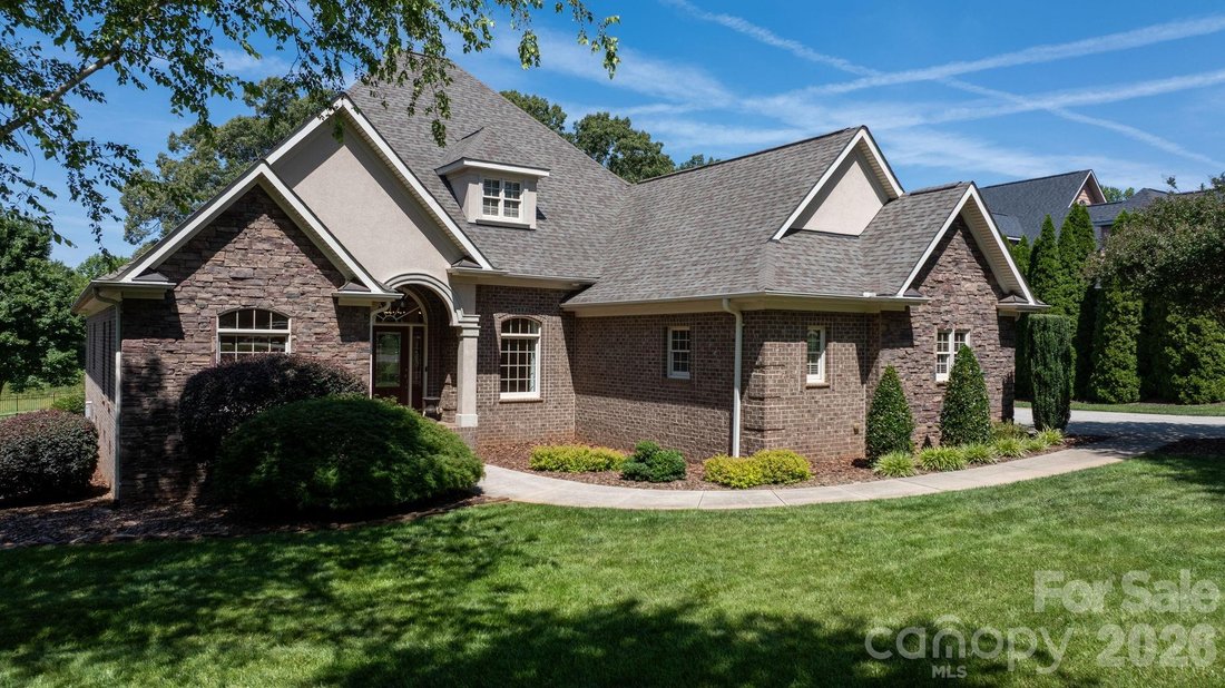 House in Newton, North Carolina, United States 3 - 18140003