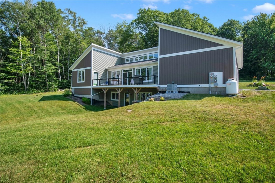 House in Saint Albans City, Vermont, United States 1 - 18498810