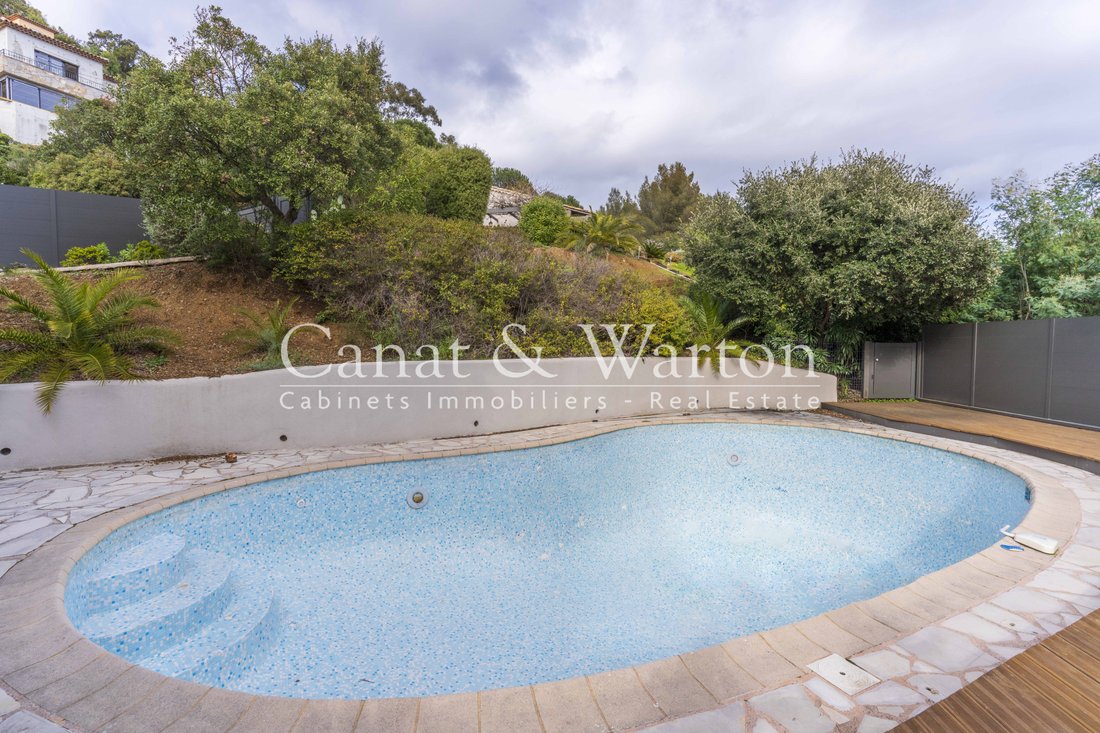 Villa in La Croix-Valmer, Provence-Alpes-Côte d'Azur, France 4 - 17447279
