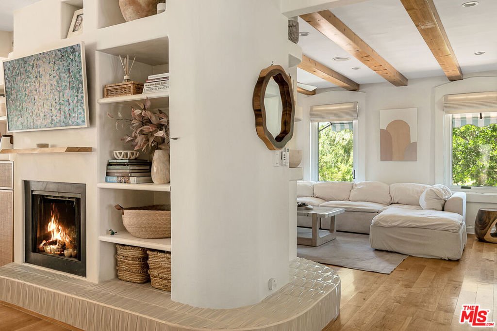 House in Los Angeles, California, United States 4 - 18501936