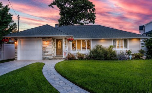 House in Oceanside, New York, United States 1