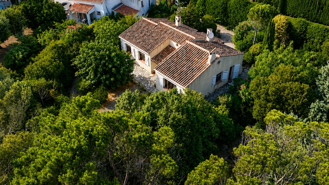 Villa in Exterieurs, Frejus, France 1 - 18502898