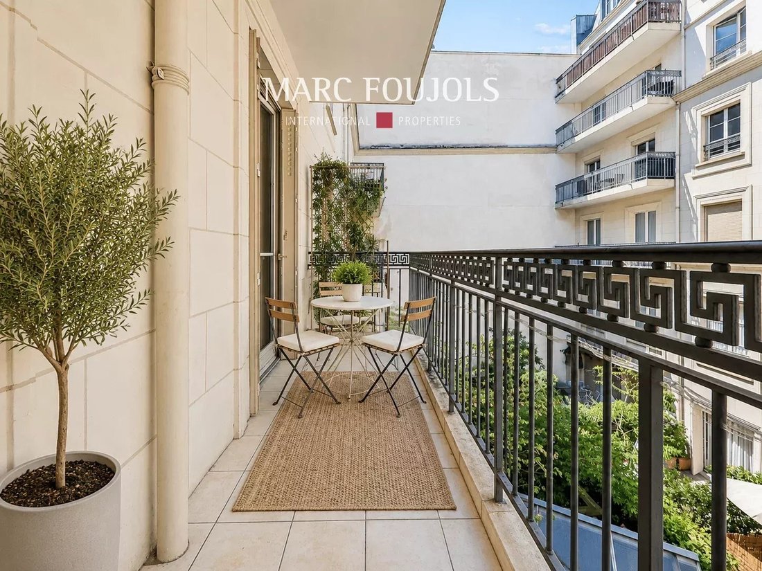 Apartment in Les Halles, Paris 1er Arrondissement, Paris 3 - 18504156
