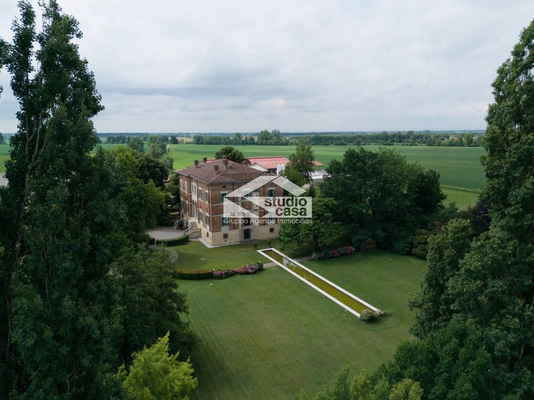 Villa in Salvirola, Lombardy, Italy 1 - 16564314