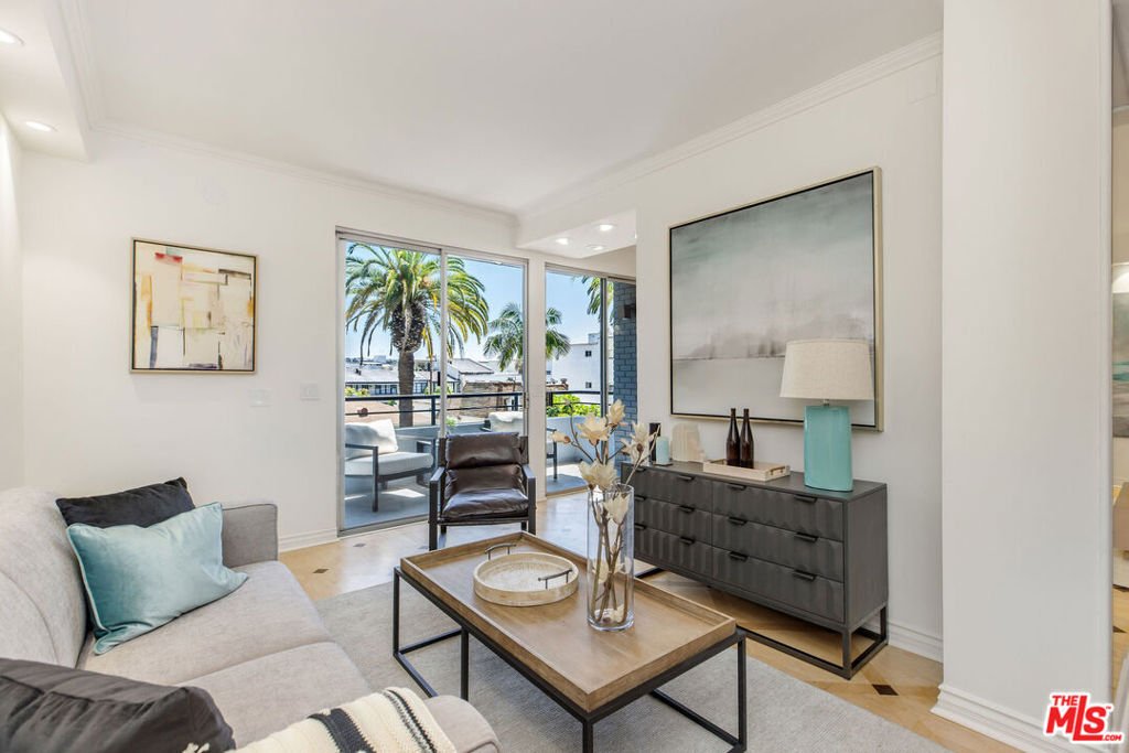 Condo in Beverly Hills, California, United States 5 - 18501892
