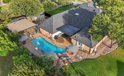 House in Arlington, Texas, United States 1
