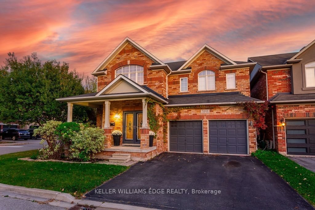 House in Burlington, Ontario, Canada 3 - 18494943
