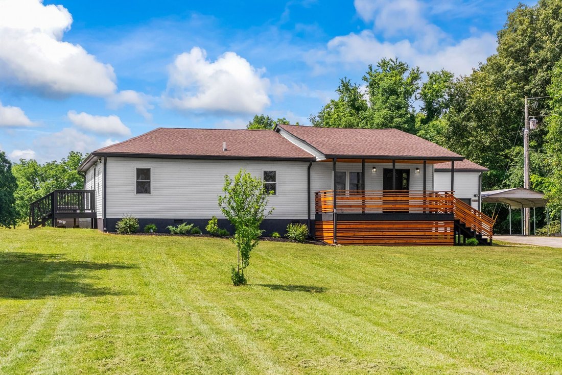 House in Springfield, Tennessee, United States 1 - 18502634