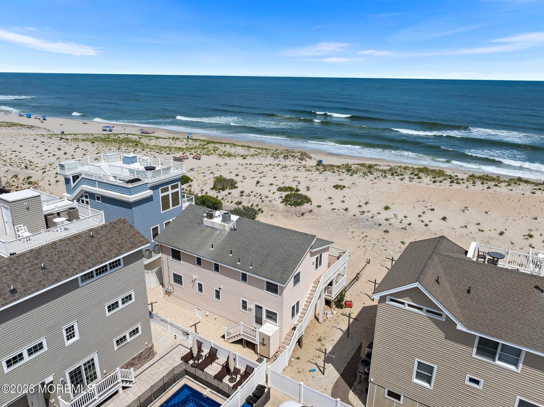 House in Ship Bottom, New Jersey, United States 4 - 18502283