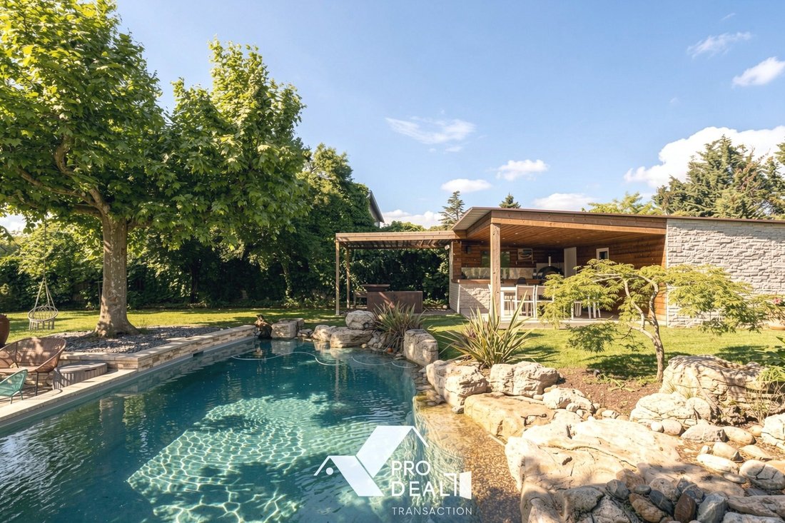 Villa in Saint-Bernard, Auvergne-Rhône-Alpes, France 3 - 17912445