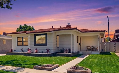 House in Signal Hill, California, United States 1