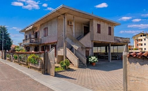 Villa a San Giorgio su Legnano, Lombardia, Italia 1