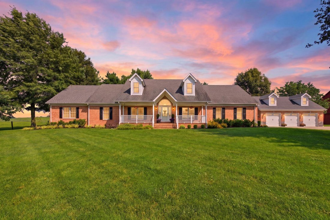 House in Stamping Ground, Kentucky, United States 1 - 18502438