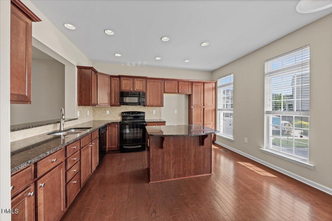 Townhouse in Cary, North Carolina, United States 5 - 18500139