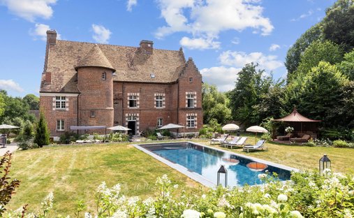 Estate in Bazincourt-sur-Epte, Normandy, France 1