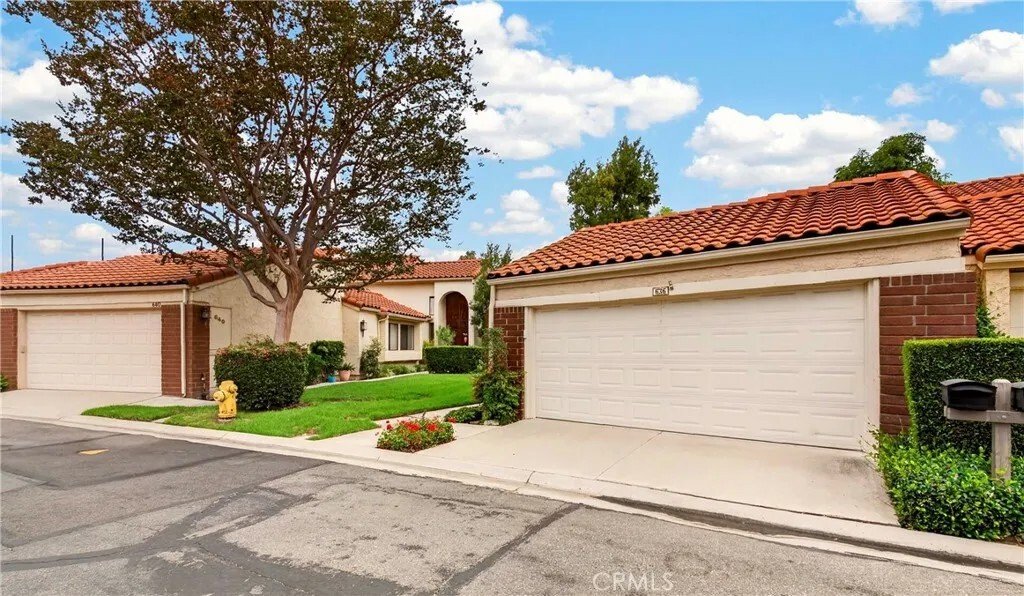 Condo in Fullerton, California, United States 4 - 18499229