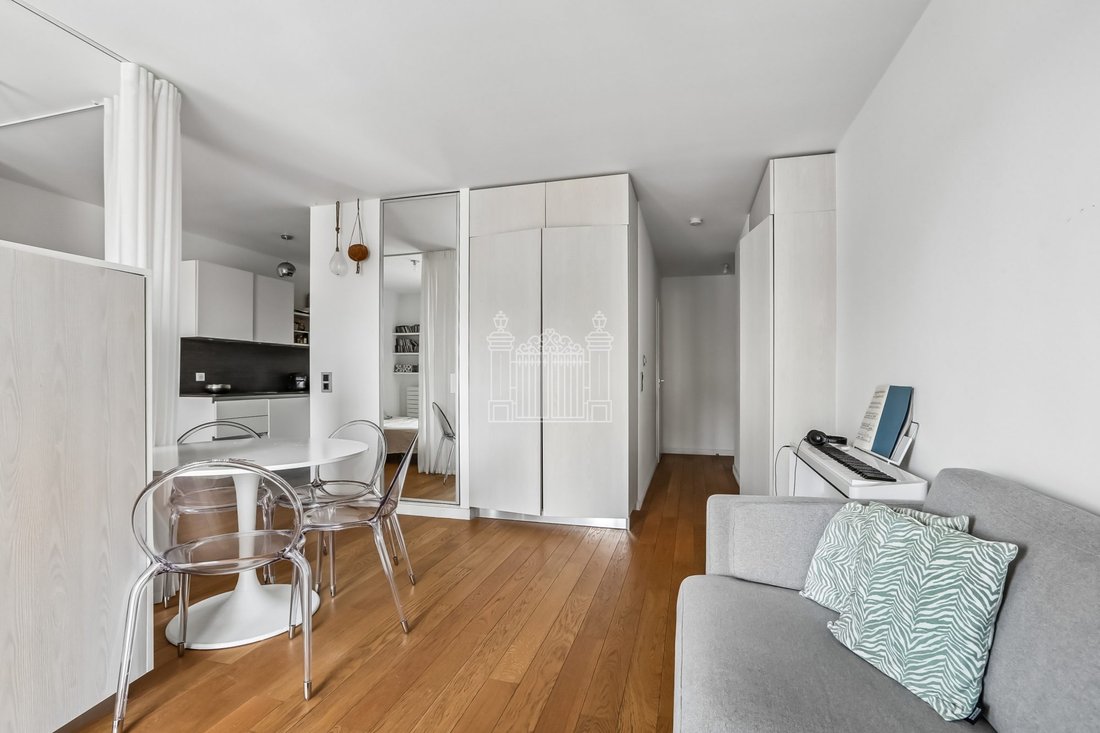 Apartment in Violet Commerce, Paris 15e Arrondissement, Paris 2 - 18505012