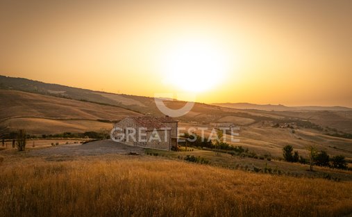 Estate in Castiglione d'Orcia, Tuscany, Italy 1