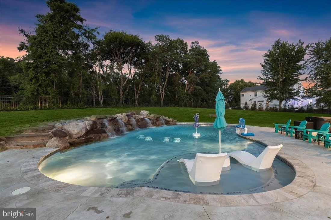 House in Pleasant Hills, Maryland, United States 3 - 18504899