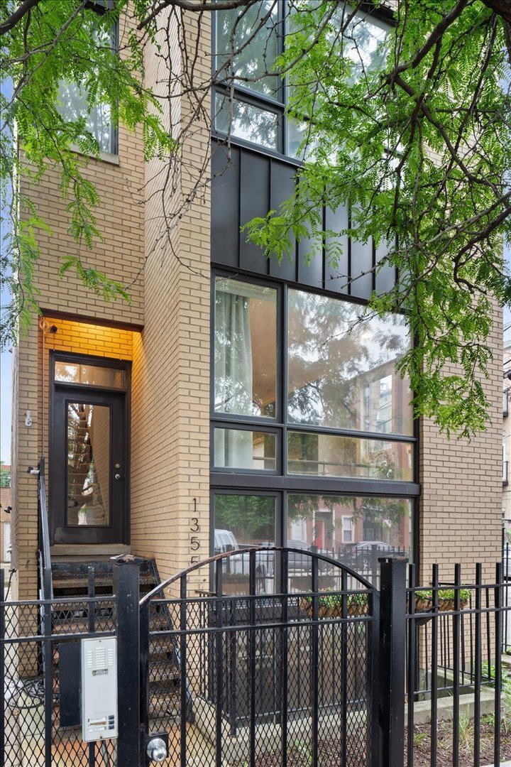 Condo in Chicago, Illinois, United States 2 - 18499477