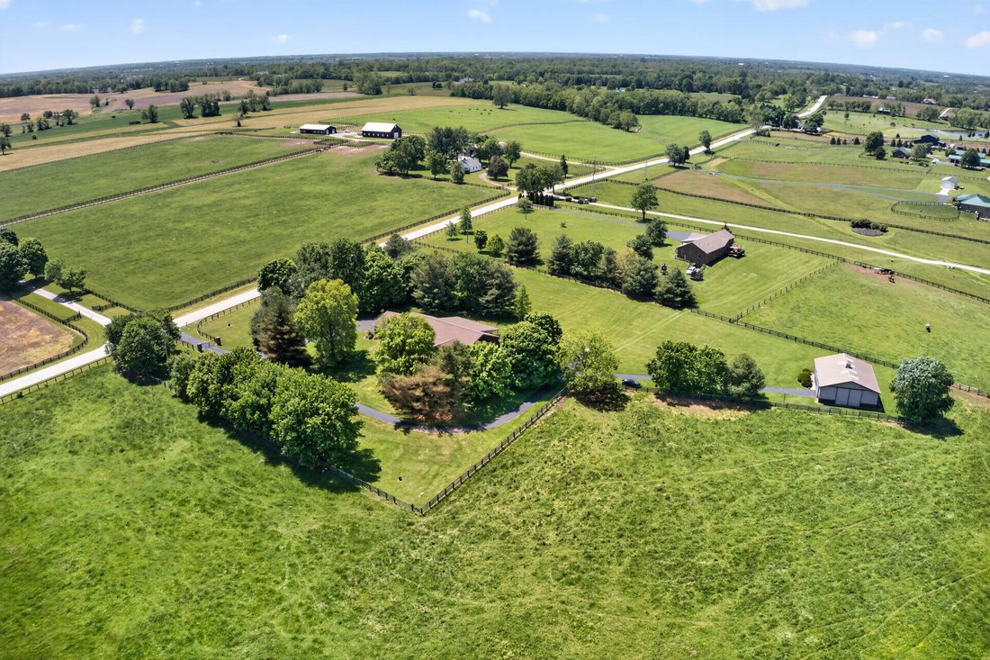 House in Paris, Kentucky, United States 3 - 18498882