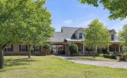 House in Granbury, Texas, United States 1