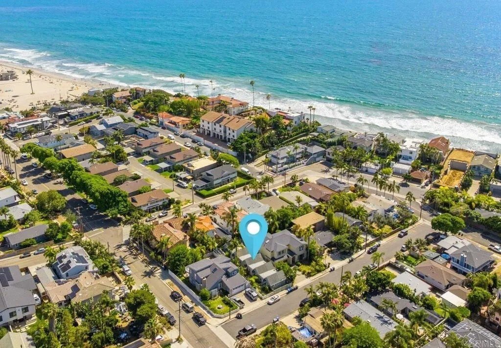 Encinitas, California, United States 1 - 18123056