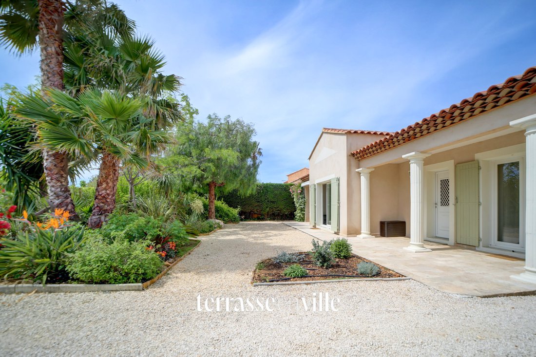 Haus in Saint-Cyr-sur-Mer, Provence-Alpes-Côte d'Azur, Frankreich 1 - 18503844