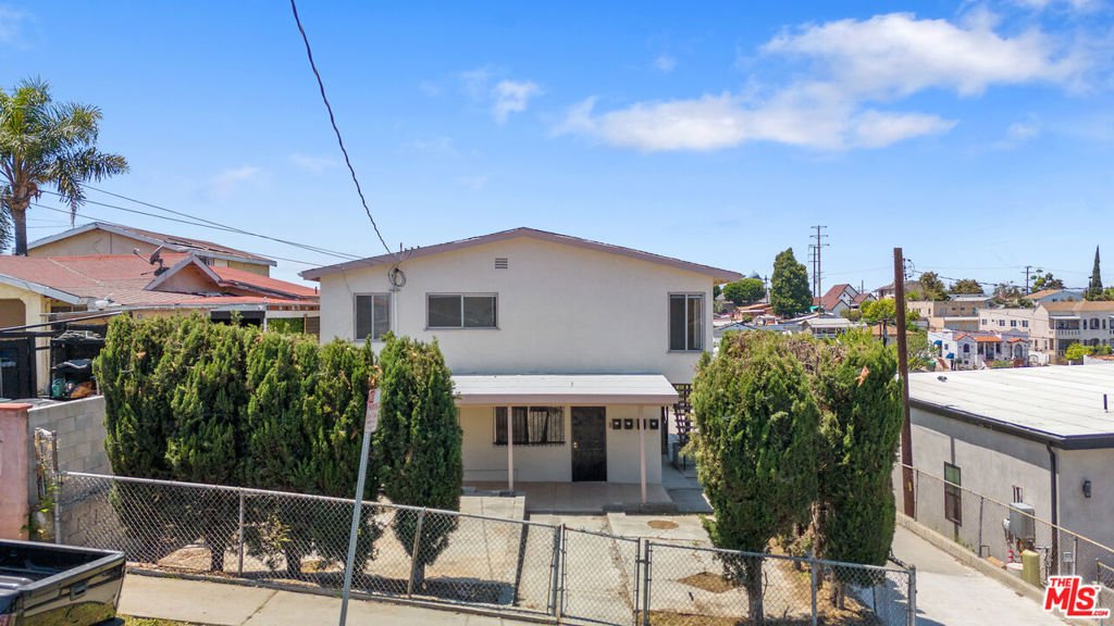 East Los Angeles, California, United States 2 - 18501911