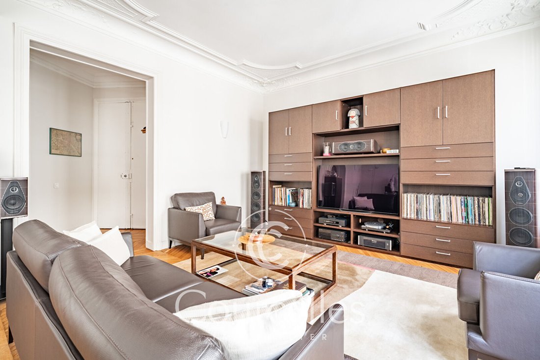 Apartment in La Fourche-Guy Môquet, Paris 17e Arrondissement, Paris 5 - 18502846