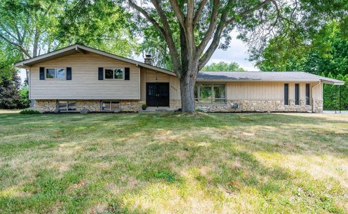 House in Elm Grove, Wisconsin, United States 1