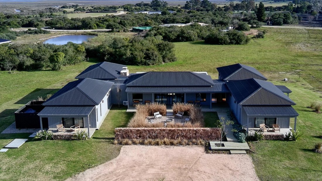 House in Fasano las Piedras, Maldonado Department, Uruguay 2 - 18499684