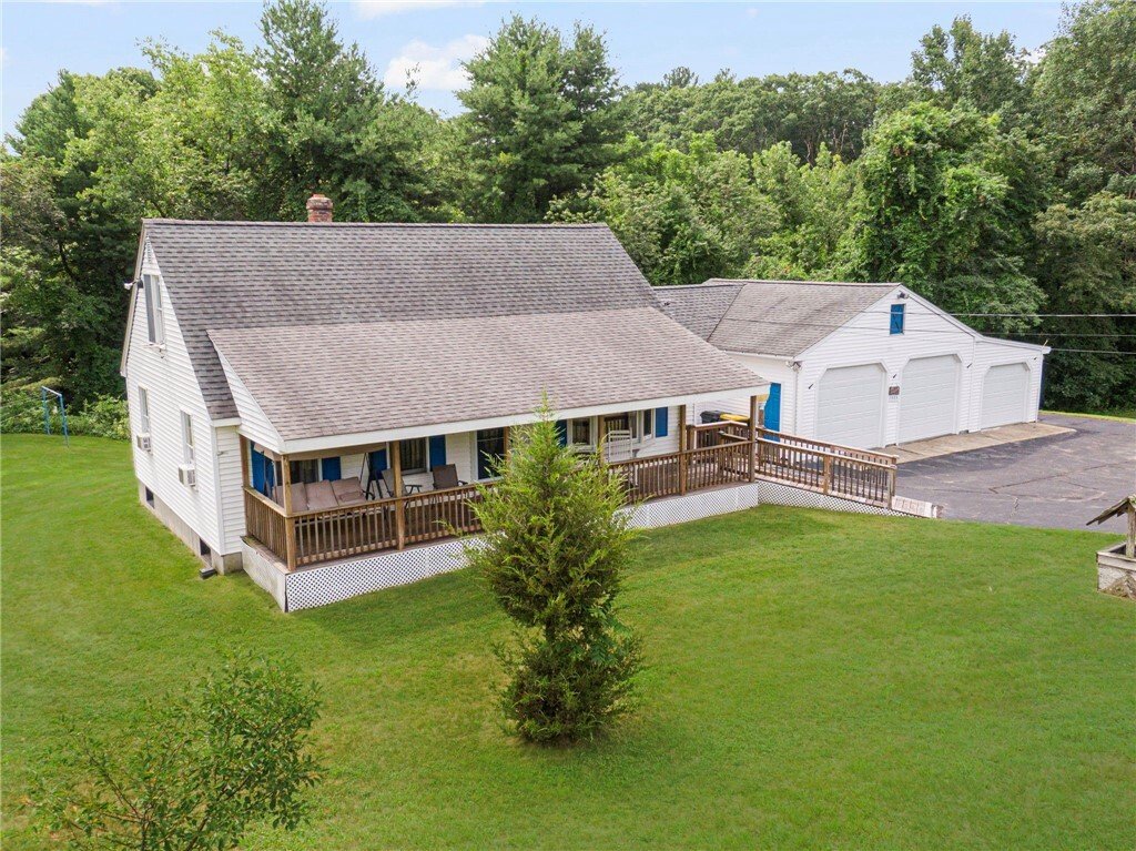 House in Burrillville, Rhode Island, United States 1 - 18499140