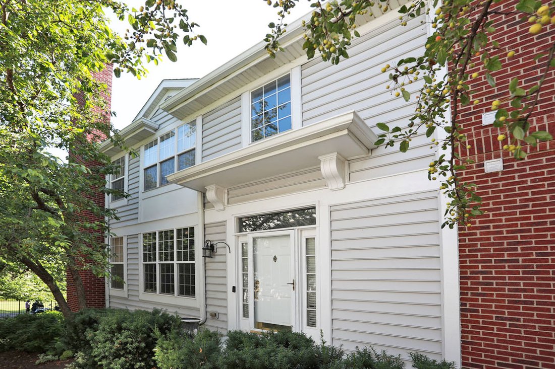 Townhouse in Schaumburg, Illinois, United States 2 - 18502925