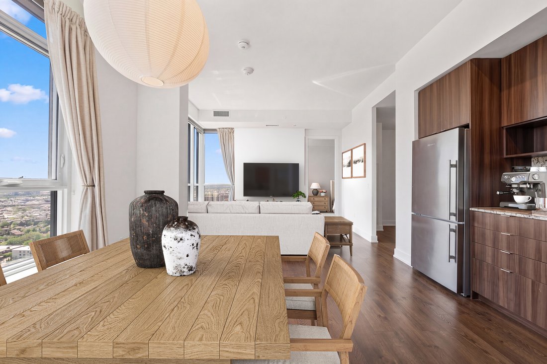 Condo in Toronto, Ontario, Canada 2 - 18039905