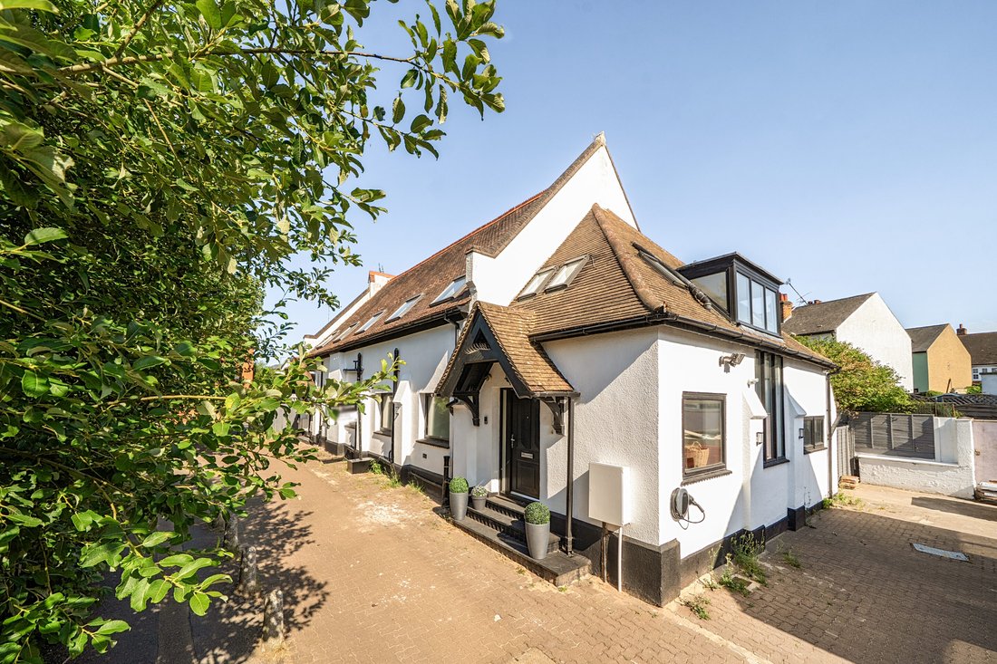 House in Bushey, Hertsmere, England 2 - 18501854