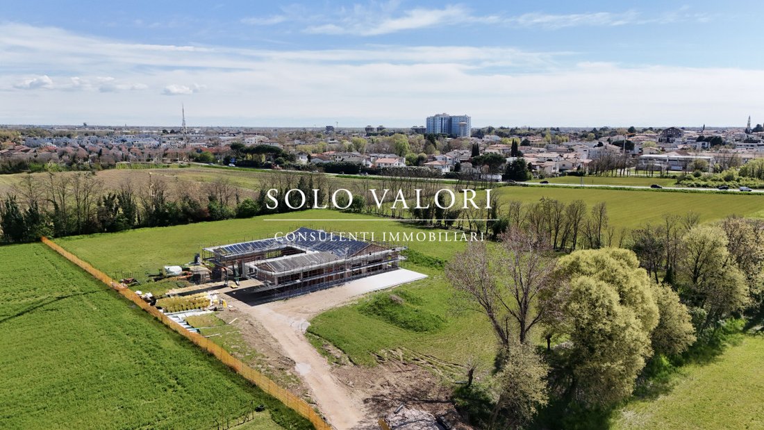 Villa in Castelfranco Veneto, Veneto, Italy 1 - 17742105