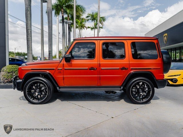 Suv in Palm Beach, FL, United States 2 - 18500518