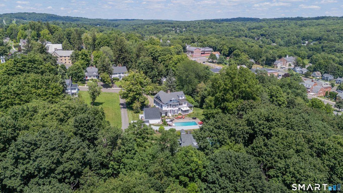 House in Watertown, Connecticut, United States 5 - 18502175