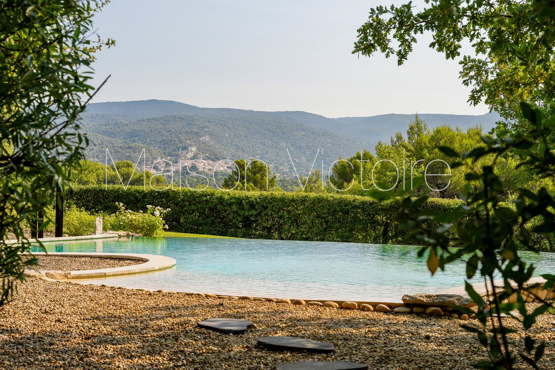 House in Saint-Saturnin-lès-Apt, Provence-Alpes-Côte d'Azur, France 2 - 18504093