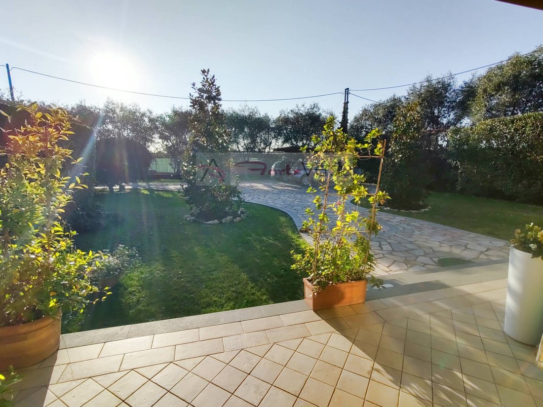 Villa in Seravezza, Tuscany, Italy 2 - 18504681
