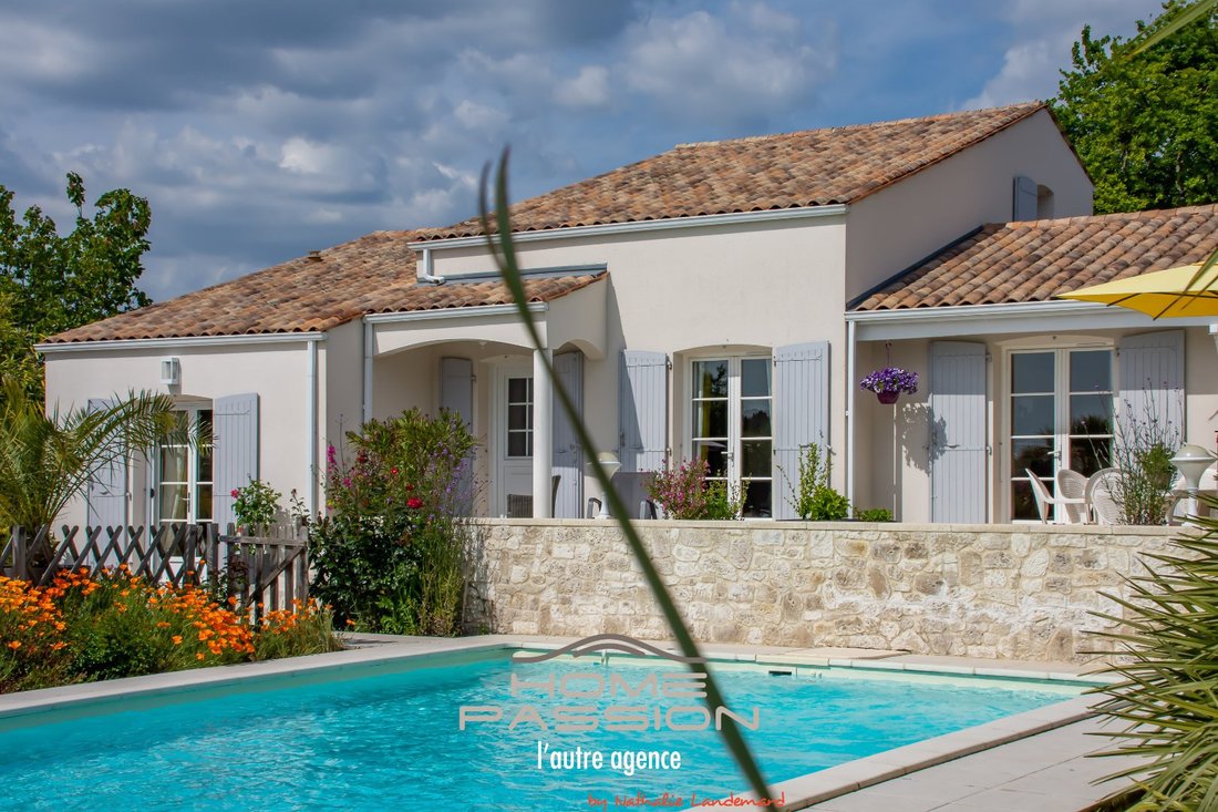 House in Breuillet, Nouvelle-Aquitaine, France 1 - 18502779
